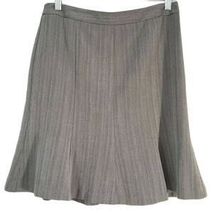 Ann Taylor LOFT Pinstripe Skirt Size 4 Gray Lined Flare Side Zip Classic Beauty